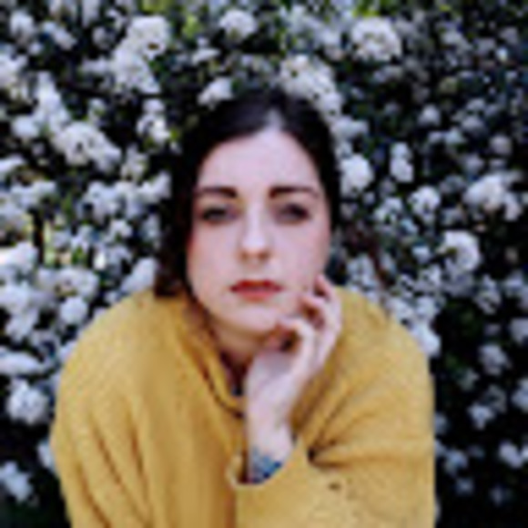 Meet your Posher, Emilie - Picture 1 of 1